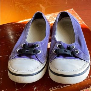 Kids Crocs J2 purple. Good condition.